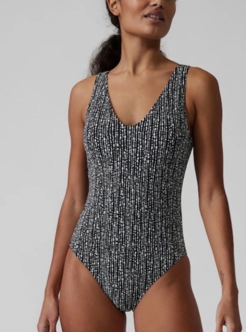 Athleta Seychelles Rice Pearls Black V-Neck One Piece Swimsuit Small Tall 986170